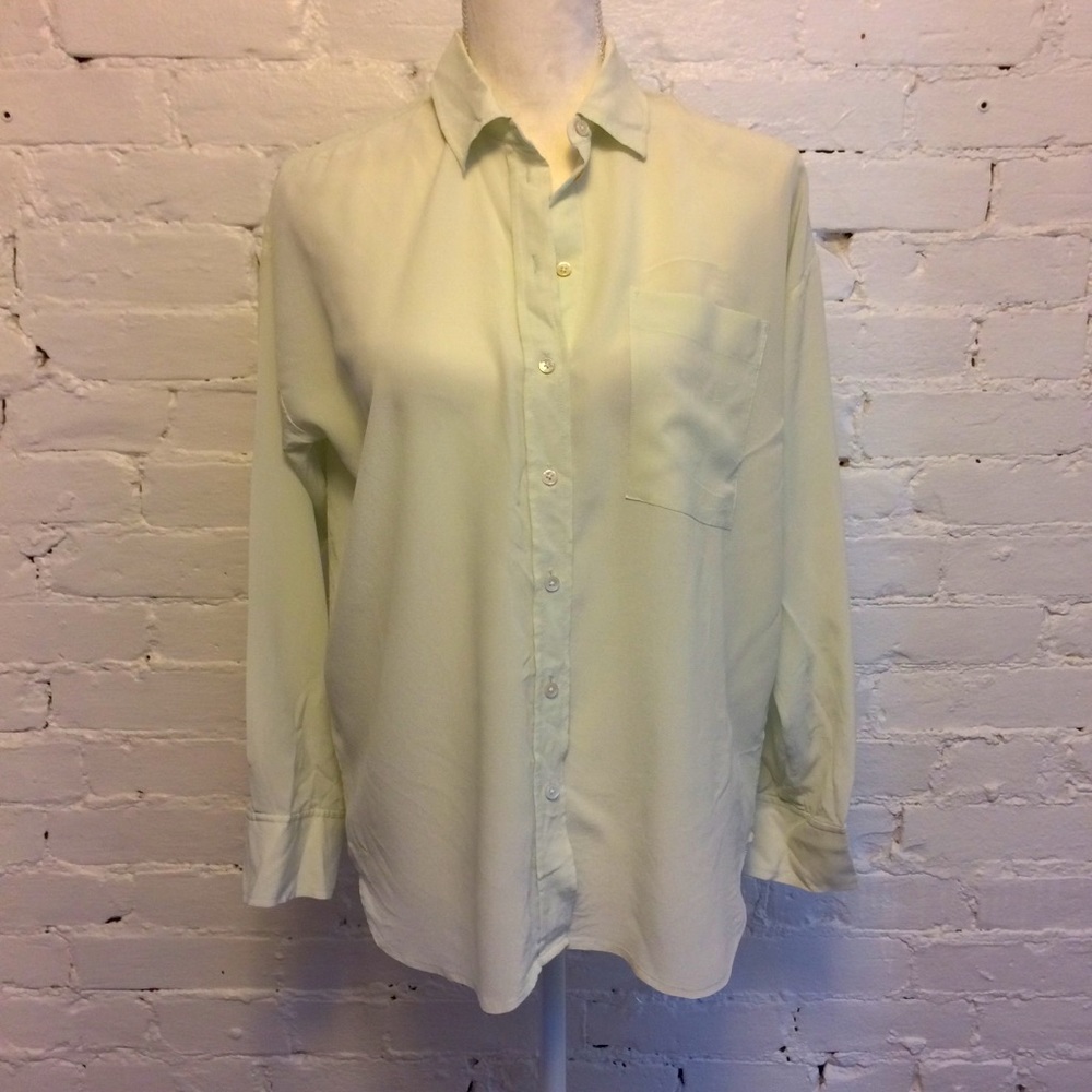 everlane soft silk blouse button down pale green size 0